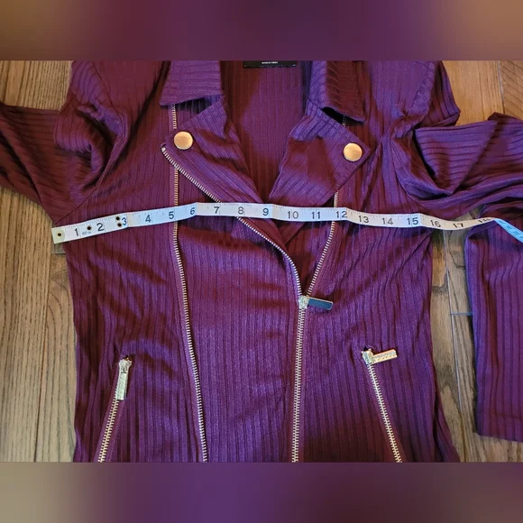 NWOTStylish Jacket/Blazer/Top,Versatile,beautiful gold finishes for classy look. - Picture 13 of 16